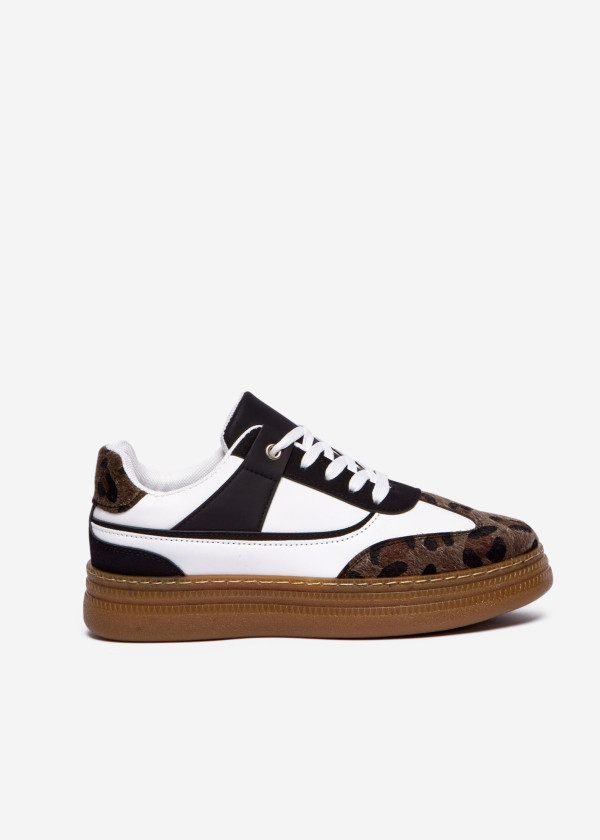 Black/White Trainers with Gum Sole 3